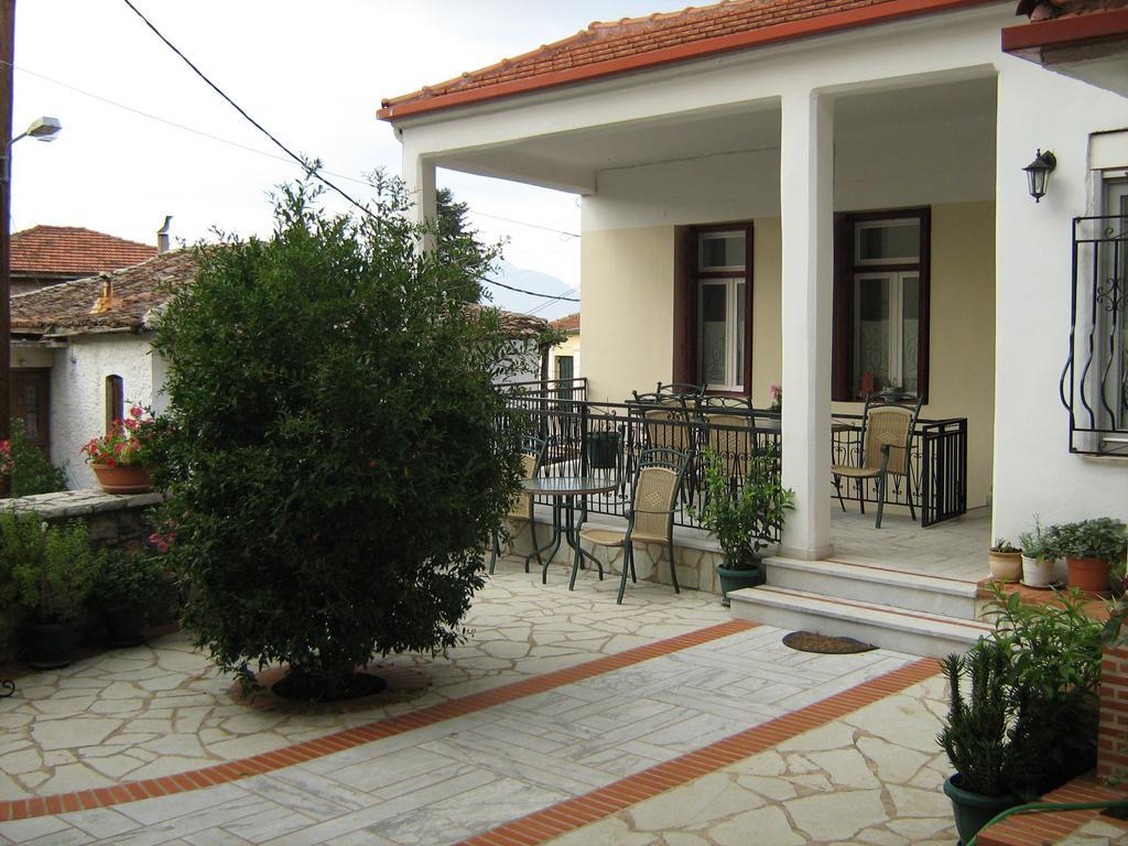 Apartment Filoxenia Levídhion