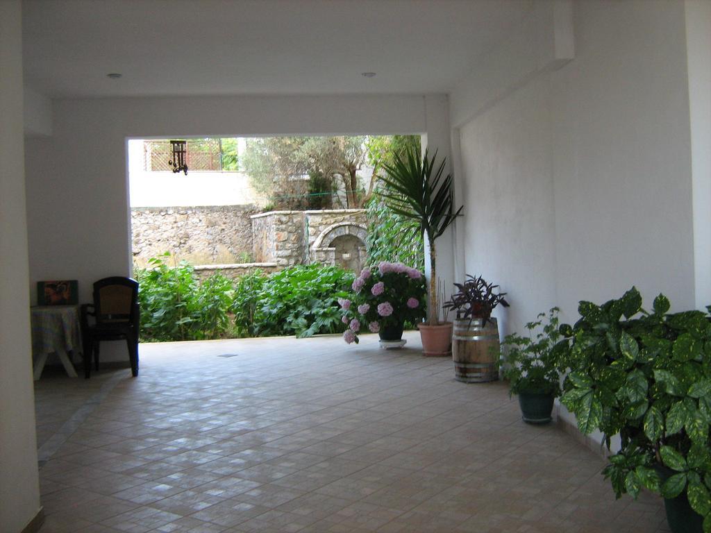 Filoxenia Apartment Levídhion